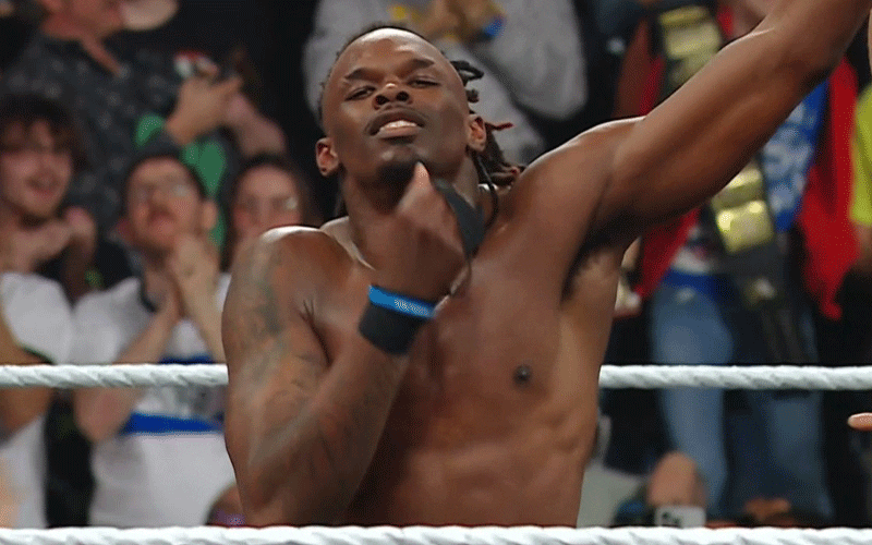 The Young OG Ascends to Main Event Status as Je’Von Evans Outlasts Two Former Champions to Secure His Spot in Chicago’s Brutal Elimination Chamber